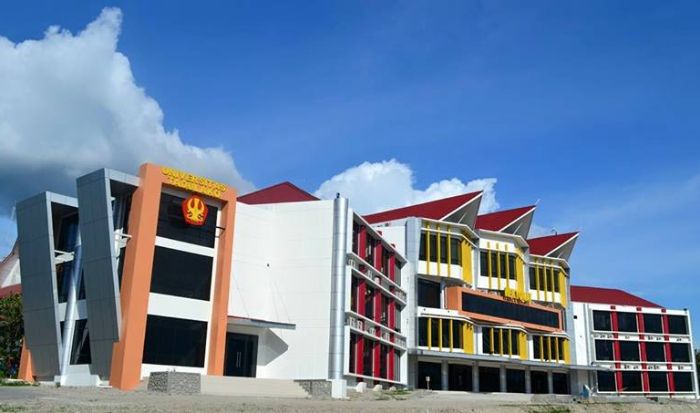 Profil hingga daftar Fakultas dan Prodi yang ada di Universitas Tadulako, kampus terbaik di Kota Palu, Sulawesi Tengah.