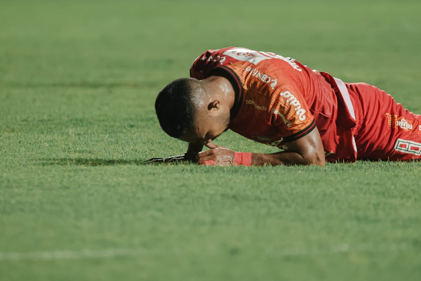 Bek sayap Bali United Ardi Idrus meratapi kekalahan Bali United atas Barito Putera di Stadion Maguwoharjo Sleman