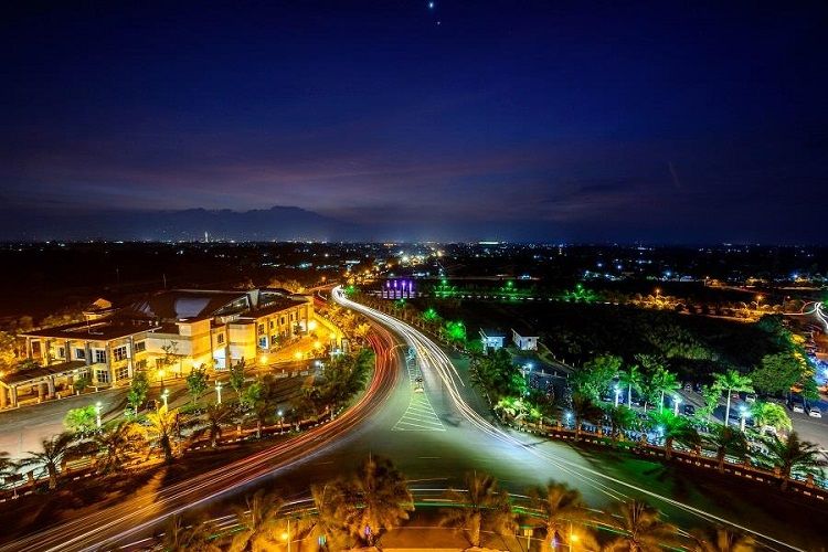 View dari atas monumen kawasan Simpang Lima Gumul./kedirikab.go.id/