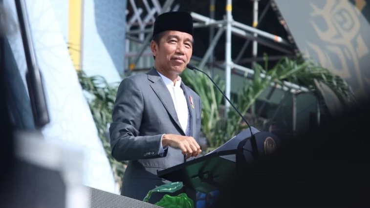 Presiden Republik Indonesia Joko Widodo menghadiri resepsi puncak peringatan 1 abad hari lahir Nahdlatul Ulama atau NU di Sidoarjo, Jawa Timur