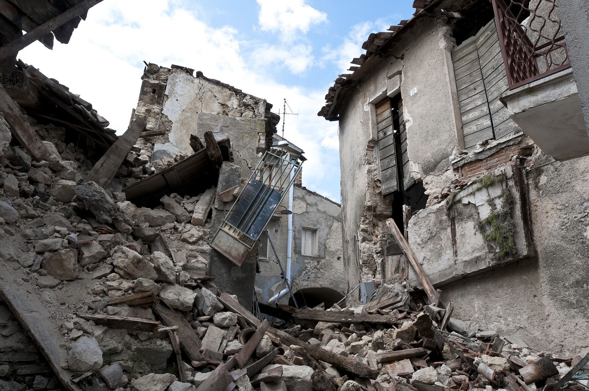 Ilustrasi: runtuhan bangunan gempa Turki dan Suriah 