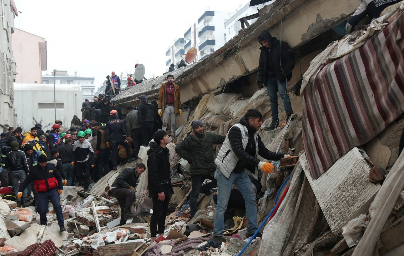 Pasca gempa Turki, tim penyelamat berhasil mengevakuasi 2.316 korban tewas, dan 6000 korban selamat
