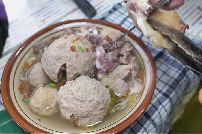 ilustrasi kuliner bakso yang terkenal di Gunung Putri Kabupaten Bogor, Jawa Barat.*