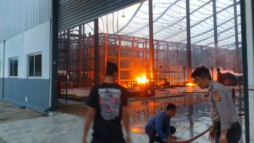 Tim innafis polres Bogor selidiki penyebab terjadinya kebakaran di PT grantex jaya Indonesia