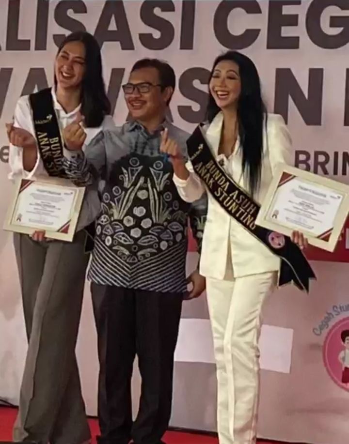 Paula Verhoeven dan Asri Welas menjadi Bunda Asuh Anak Stunting/ Instagram @asri_welas