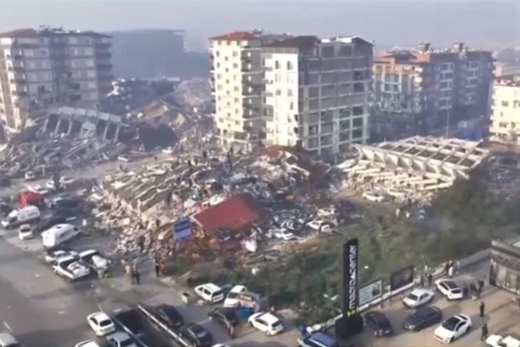 Pemandangan terakhir kota Turki yang porak-poranda akibat gempa berkekutan 7,8 SR