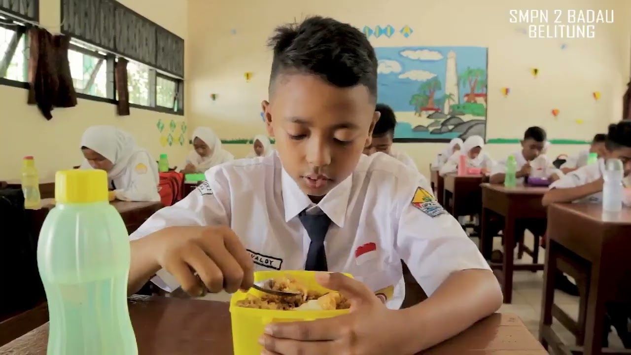 SMP terbaik di Kabupaten Belitung Kepulauan Bangka Belitung nilai Kemendikdub./Tangkapan layar sekolah Youtube.com/ smpn2badau official