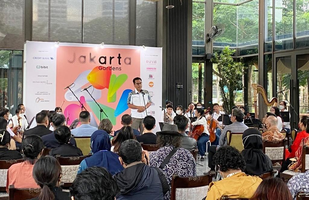 Yozua Makes--CEO dan Founder Plataran Indonesia memberikan sambutan pada pembukaan Art Jakarta Gardens 2023 di Hutan Kota by Plataran, GBK, Senayan, Selasa (7/2/2023). Foto: Lucius GK