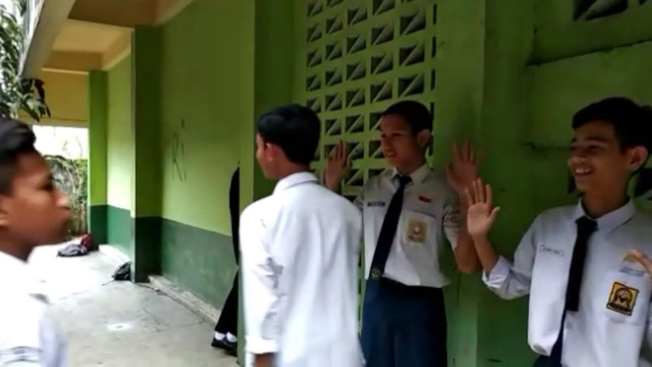 SMP terbaik di Kota Jambi Jambi nilai Kemendikdub./Tangkapan layar sekolah Youtube.com/Pulpen Chanel