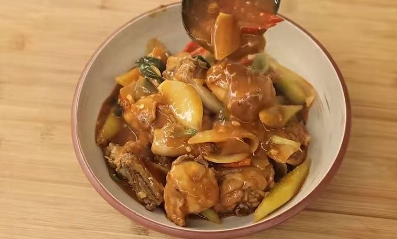 Resep Luar Biasa yaitu Resep Ayam Asam Manis Pedas pastinya Lembut dan Meresap Sampai Dalam!
