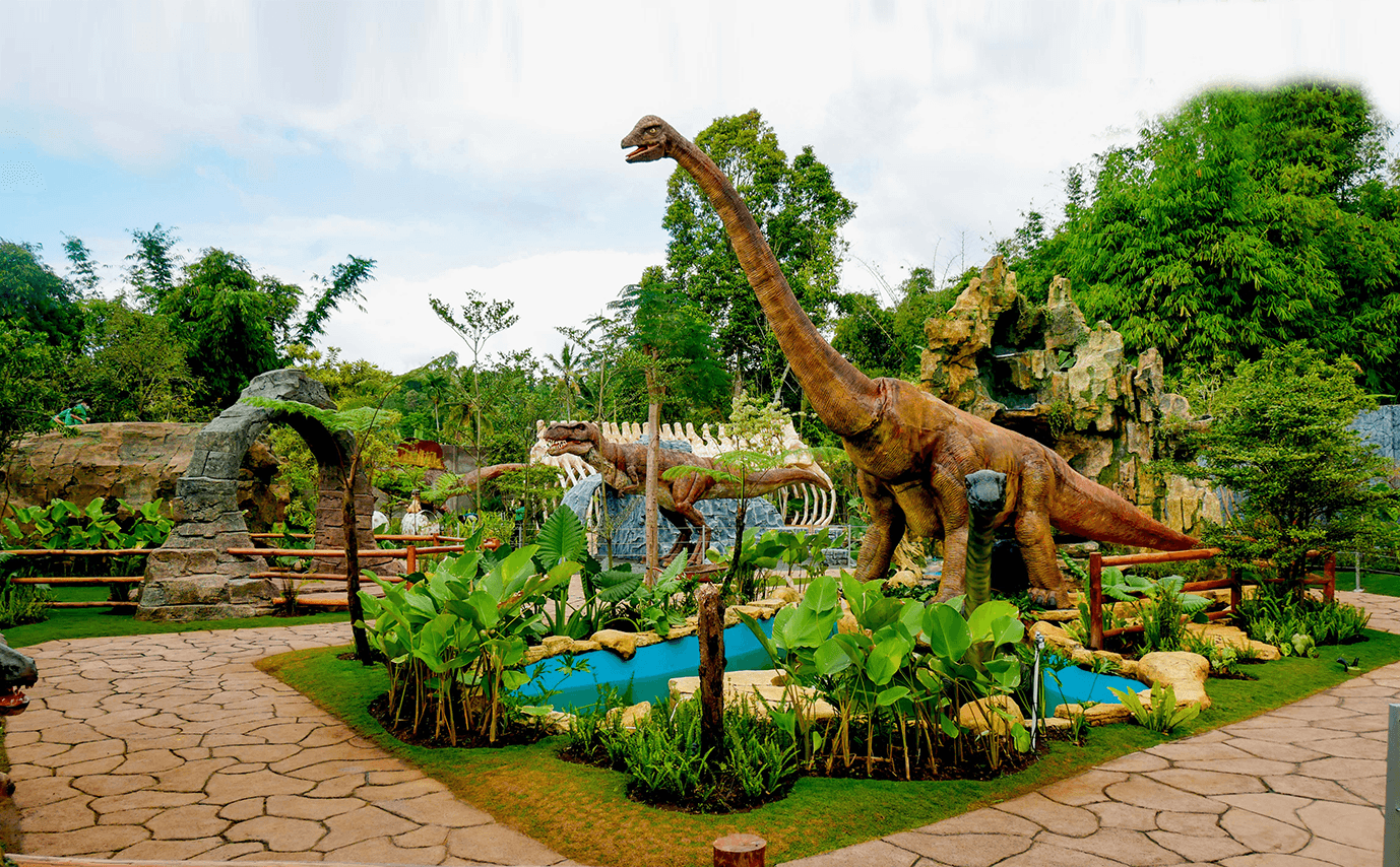 Salah satu penampilan Dinosaurus di Garut Dinoland