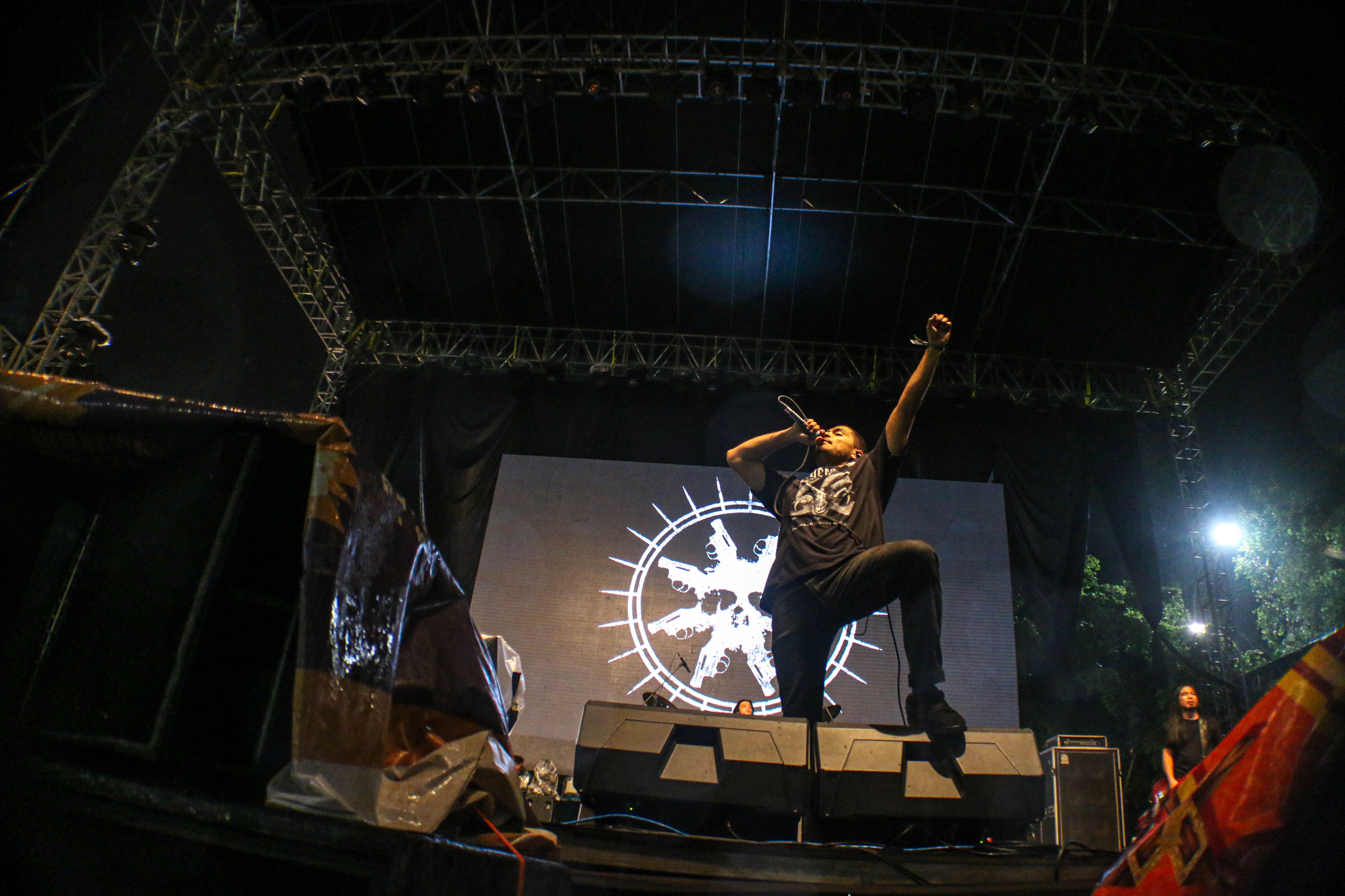 Burgerkill tampil di Festival Pasar Musik, Gambir Expo Kemayoran, Jakarta Jumat, 10 Februari 2023.