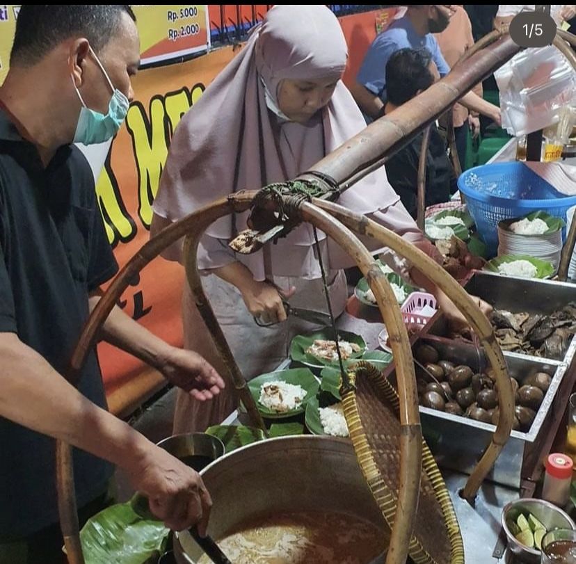 Nasi Gandul Pak Memet/Instagram/@deeryadrian