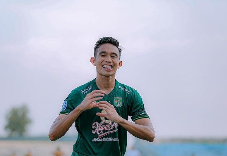 Rizky Ridho dikabarkan bakal hengkang musim depan. Bajul Ijo segera mencari penggantinya dengan memburu satu talenta Papua.