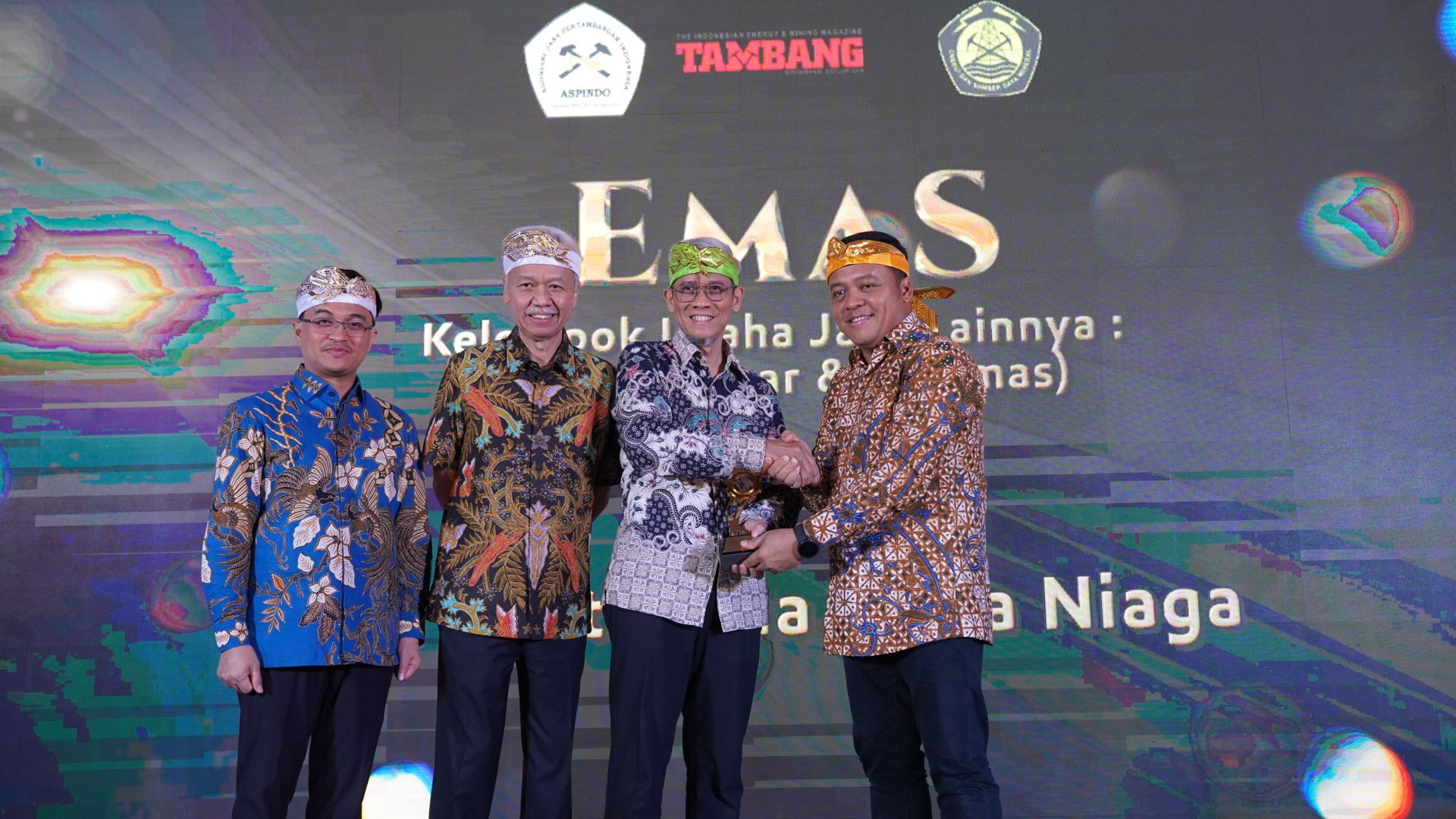 Pertamina Patra Niaga, Subholding Commercial & Trading PT Pertamina (Persero) menerima penghargaan Emas untuk Kategori Support BBM dan Pelumas pada Temu Tahunan Asosiasi Jasa Pertambangan Indonesia (ASPINDO) 2023.