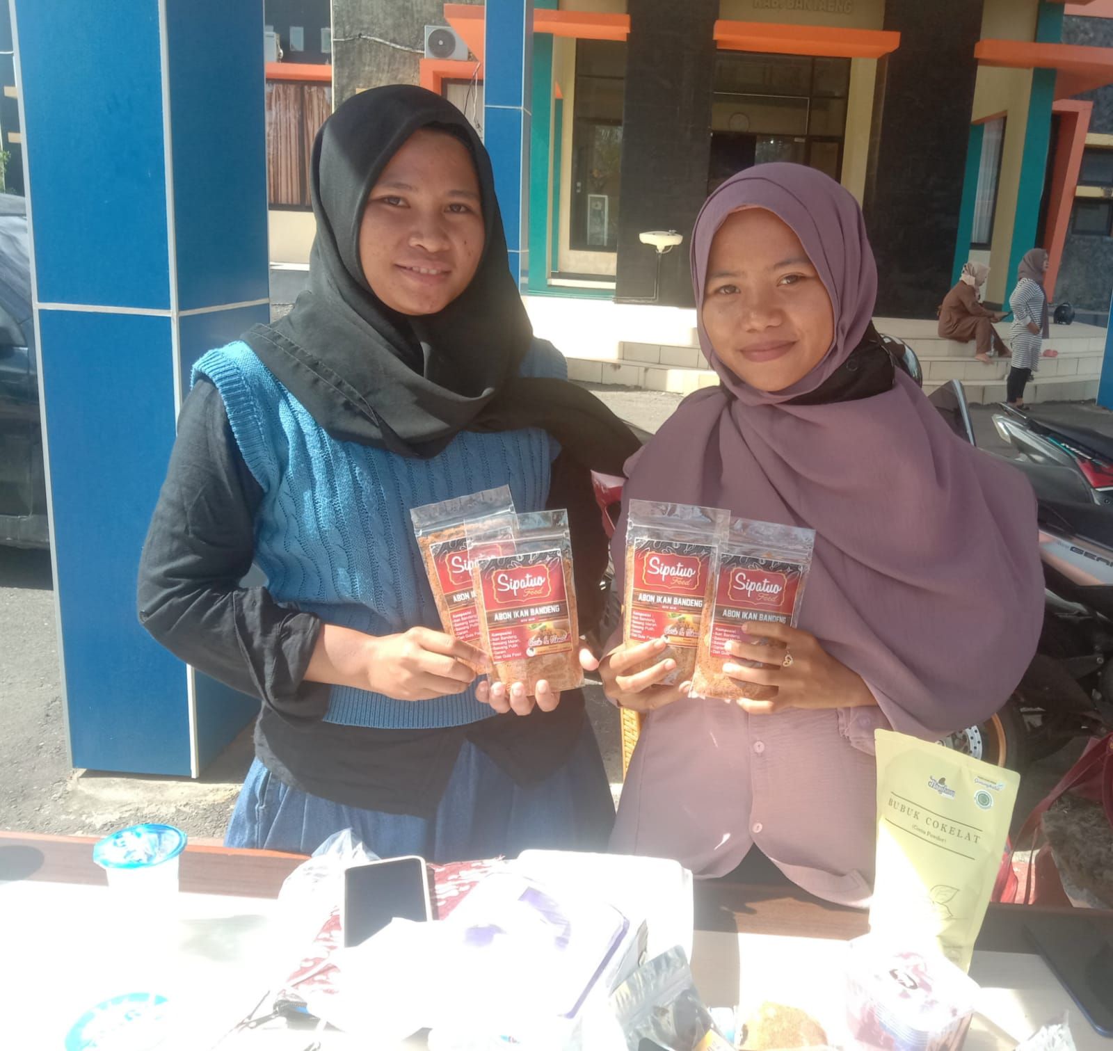 Gurih, nikmat dan bergizi: Abon Ikan  Bandeng Sipatuo Food produksi komunitas perempuan di Sulawesi Barat