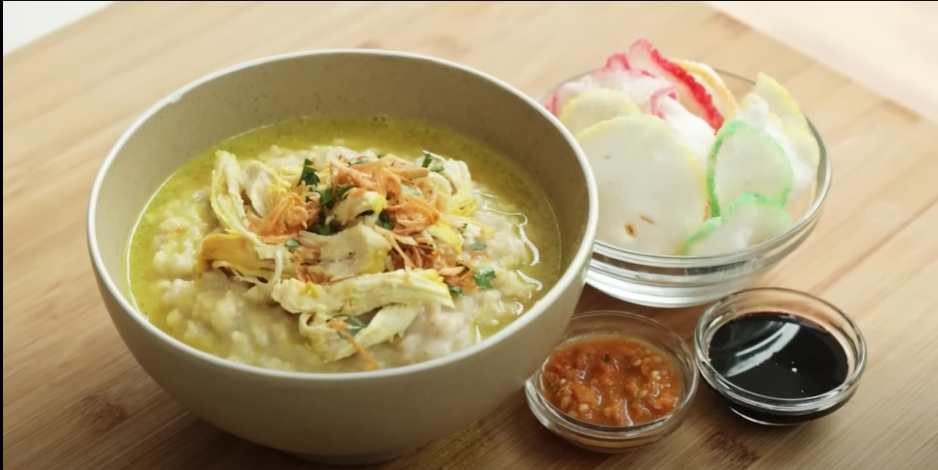 Resep Oatmeal Asin Bubur Lokal yang cocok dijadikan sebagai variasi baru untuk kalian yang bosan makan oatmeal manis di rumah.