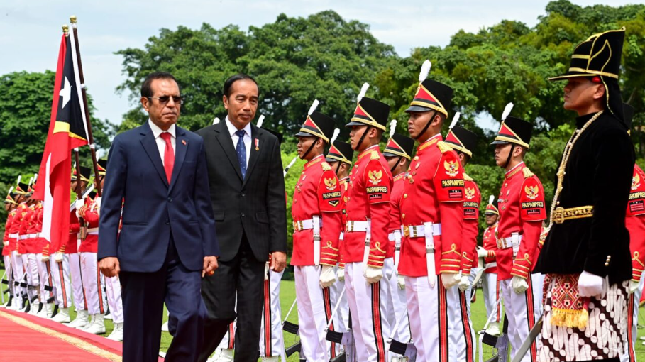 Presiden Joko Widodo menyambut kunjungan resmi Perdana Menteri (PM) Republik Demokratik Timor-Leste, Taur Matan Ruak, di Istana Kepresidenan Bogor, Kota Bogor, Provinsi Jawa Barat, pada Senin, 13 Februari 2023. Foto: BPMI Setpres/Muchlis Jr