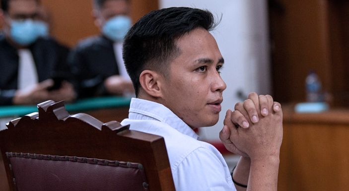 Richard Eliezer atau Bharada E divonis satu tahun enam bulan penjara oleh Majelis Hakim PN Jakarta Selatan.