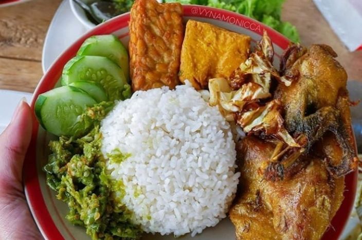 11 Rekomendasi Bebek Goreng di Surabaya, Cocok Buat Tempat Bukber Puasa Ramadhan