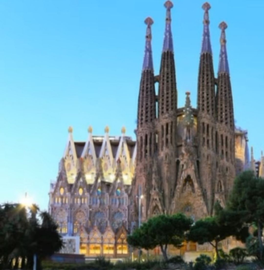 Sagrada Familia, Gereja Katedral yang dibangun Selama 150 Tahun