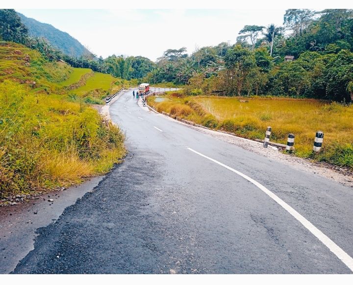 Ruas jalan Provinsi NTT di Perbatasan Kampung Waling dan Kampung Rentung, Kecamatan Borong/Labuan Bajo Terkini