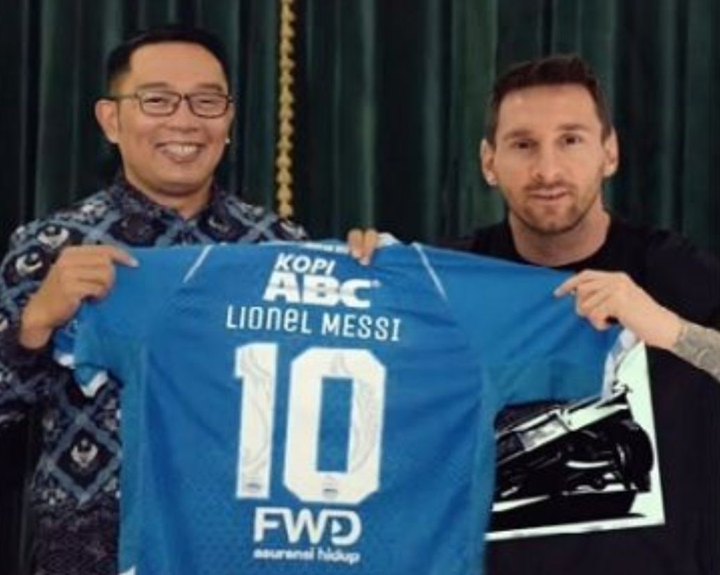 HOAKS - Beredar unggahan yang menyebut jika Lionel Messi bergabung dan menjadi pemain anyar Persib Bandung.*