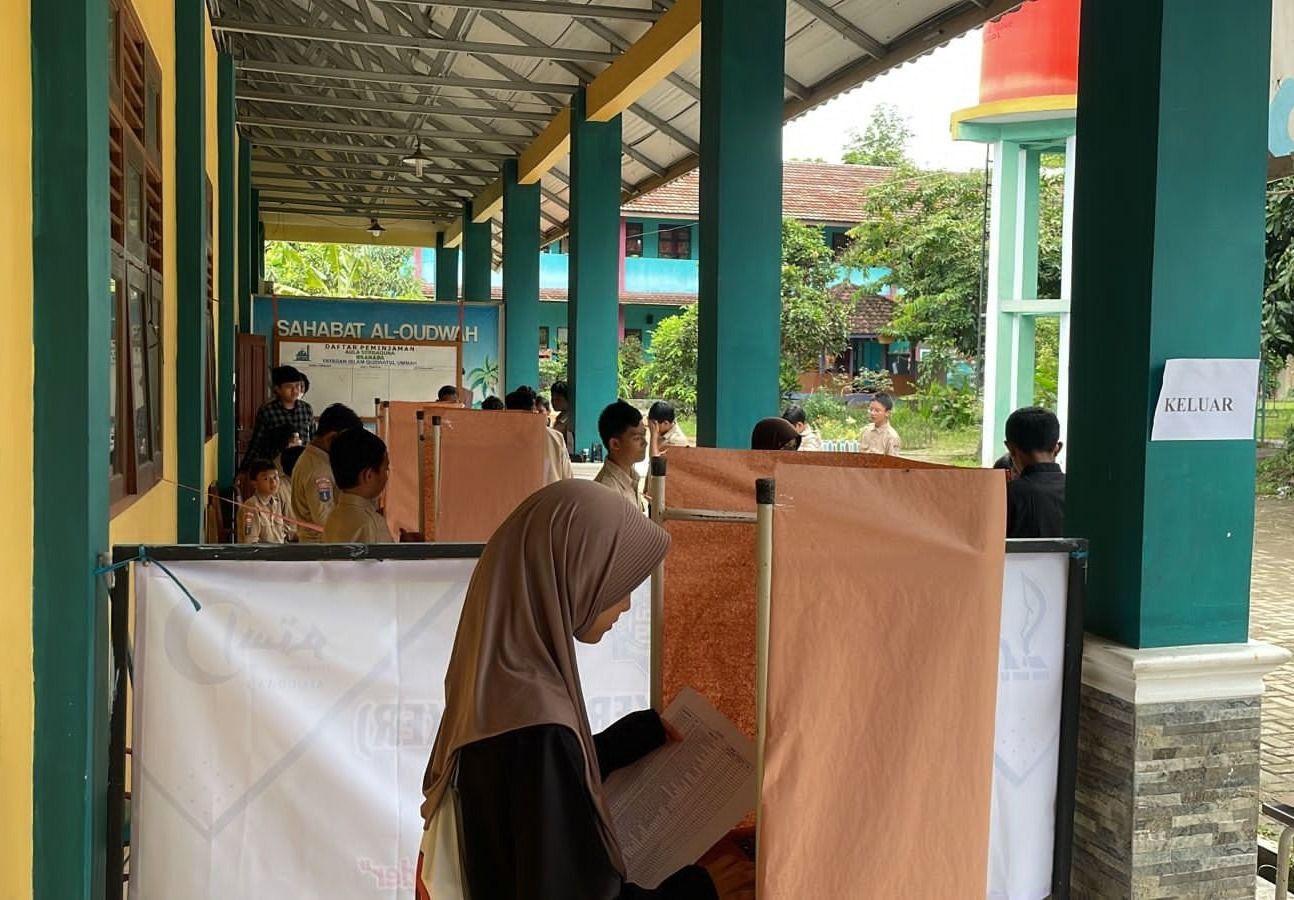 Kegiatan Pemilu Raya (Pemira) OSIS SMP Al-Qudwah Lebak menggunakan sistem teknologi digital yakni E-voting
