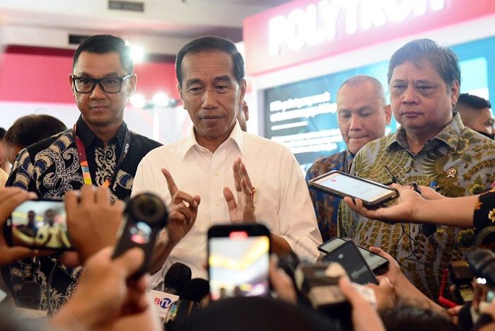 Presiden Jokowi mengomentari Erick Thohir setelah membuka Pameran Otomotif Indonesia International Motor Show (IIMS) 2023, Kamis 16 Februari 2023.