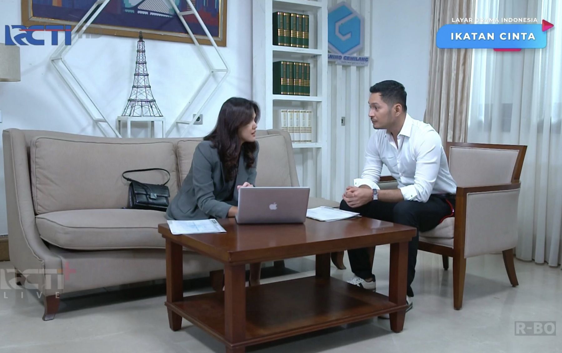 Sinetron Ikatan Cinta dengan ratingnya yang terus melorot tak lagi berada di puncak, akan kembali menghiasi layar RCTI malam ini, Minggu 26 Februari 2023 memasuki episode 1065.