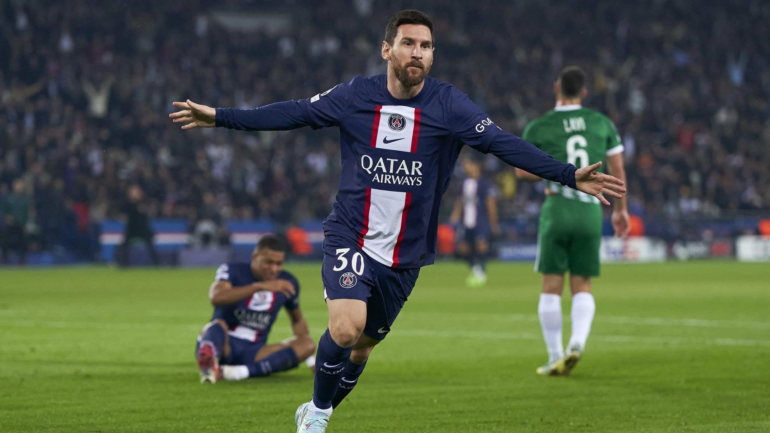 Lionel Messi saat merayakan golnya.