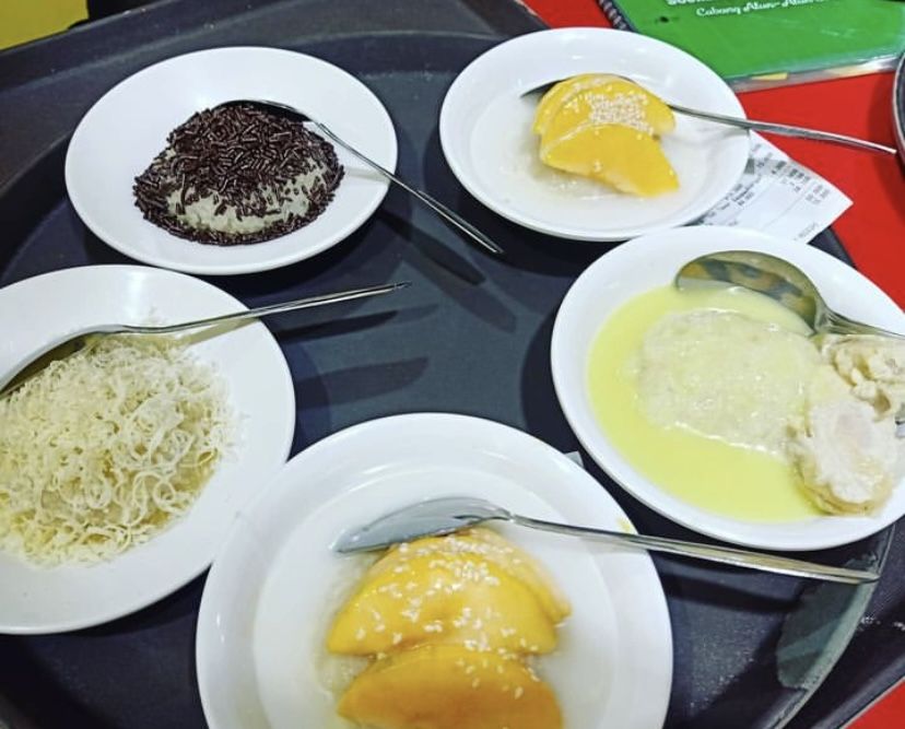 Menu kuliner Pos Ketan Legend 1967, Malang/Instagram/@posketanlegend1967malang