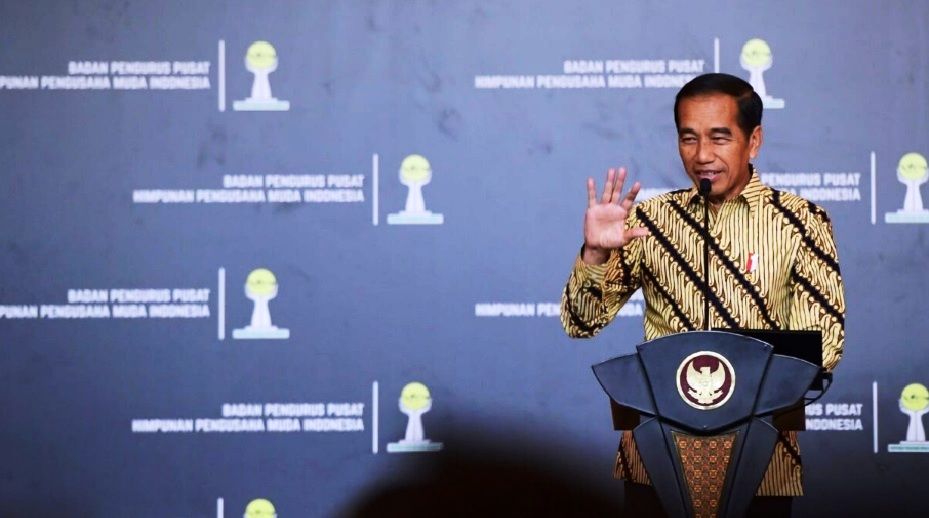 Presiden Jokowi memberikan sambutan dalam acara pelantikan BPP Hipmi periode 2022-2025 di Grand Ballroom Kempinski Hotel Jakarta, Senin (20/2/2023). Foto: presidenri.go.id