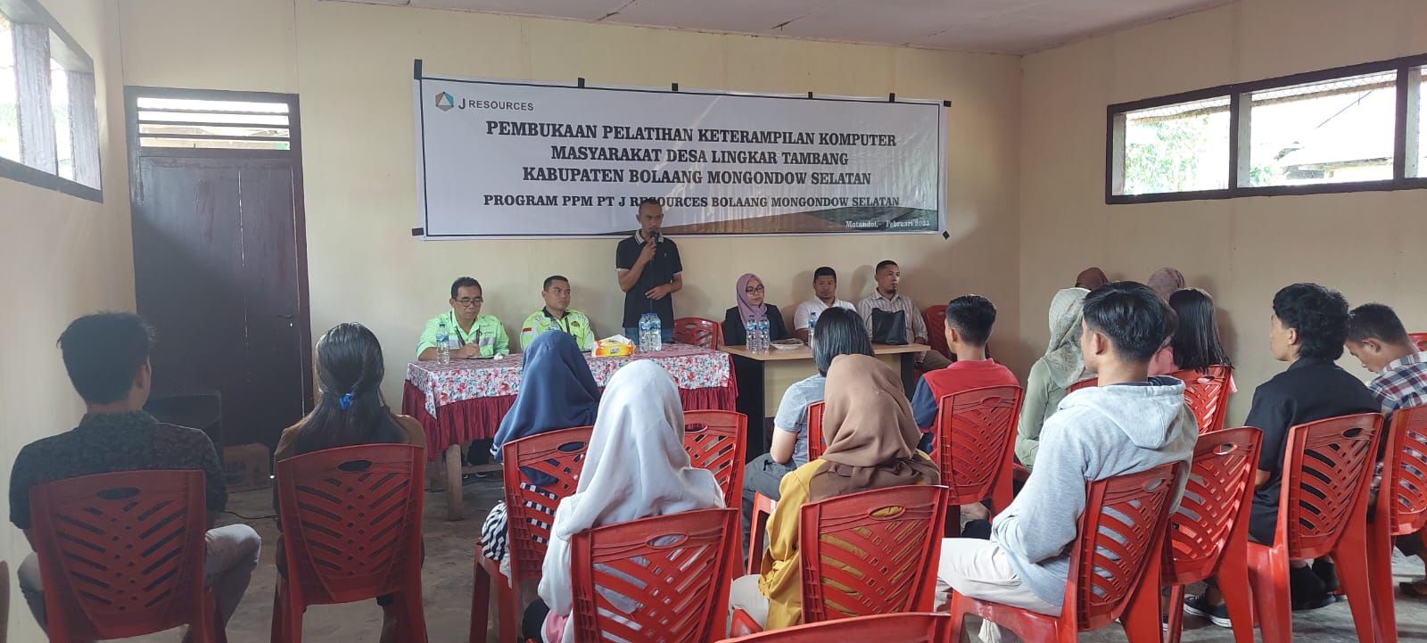 Pembukaan Pelatihan Komputer Bagi Masyarakat Lingkar Tambang di Bolsel yang Dilaksanakan oleh PT. JRBM