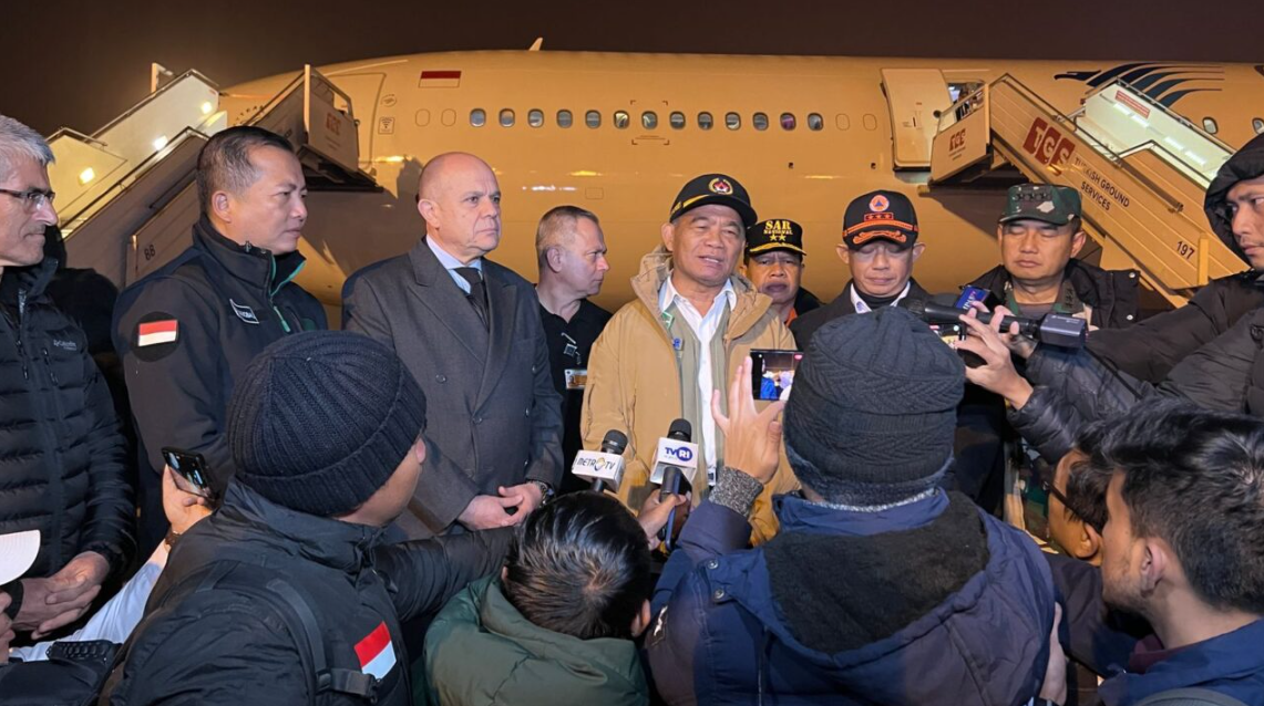 Bantuan kemanusiaan dari Pemerintah Republik Indonesia untuk korban gempa Turki tiba di Bandar Udara Adana Şakirpaşa, Turki, pada Rabu, 22 Februari 2023, tepat pukul 00.00 waktu setempat.