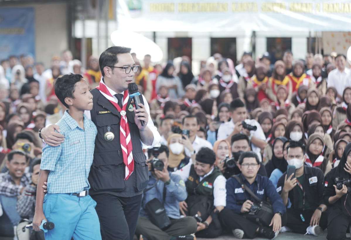 Gubernur Jawa Barat Ridwan Kamil saat meluncurkan program Sistem Terintegrasi Olah Pengaduan Perundungan (Stopper) Jabar di SMA Negeri 2 Kota Banjar, Rabu 22 Februari 2023.