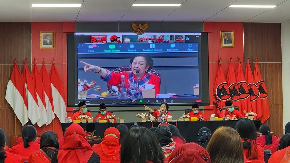 Ketua Umum DPP PDI Perjuangan (PDIP) Megawati Soekarnoputri memberikan pengarahan pada Pendidikan Kader Perempuan Nasional 2023 di Sekolah Partai PDIP, Lenteng Agung, Jakarta, Kamis (23/2/2023). Foto: DPP PDIP