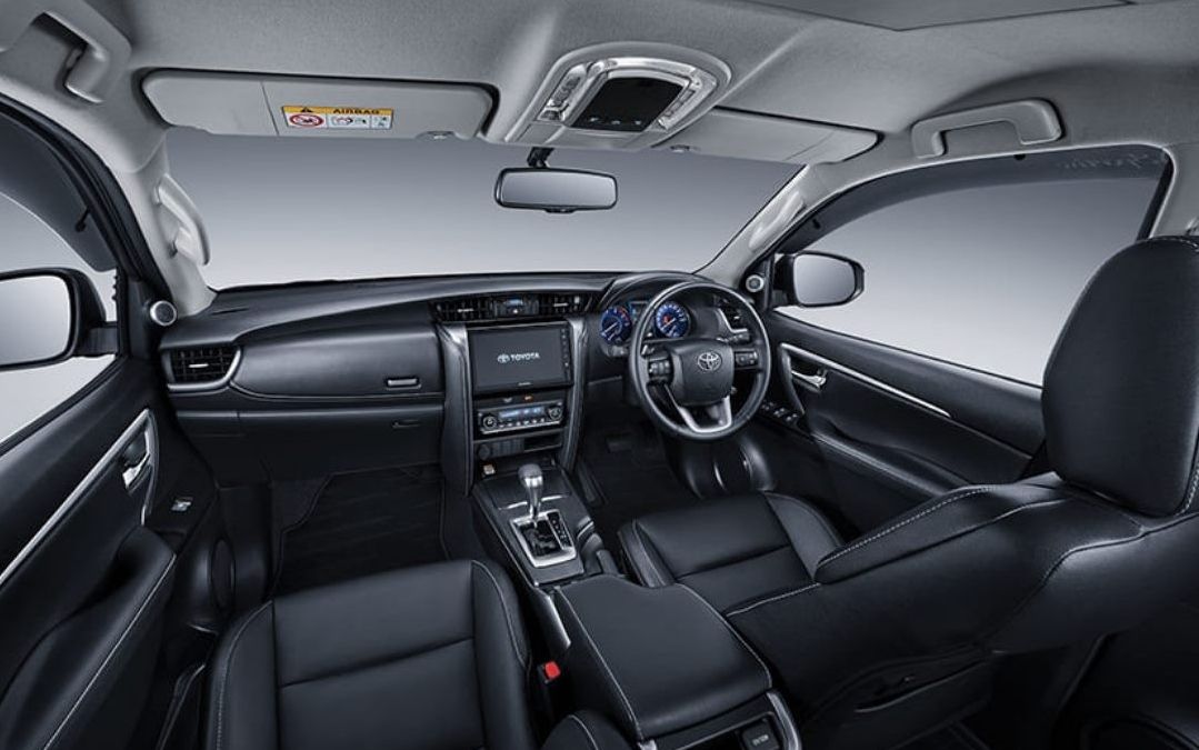Ilustrasi tampilan interior Toyota Fortuner 2023