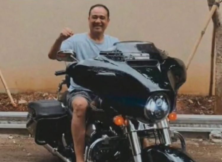 Rafael Alun Trisambodo naik motor Harley Davidson