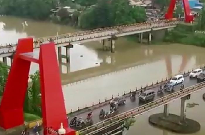 Jembatan Kembar Gowa yang kerap jadi langganan kemacetan