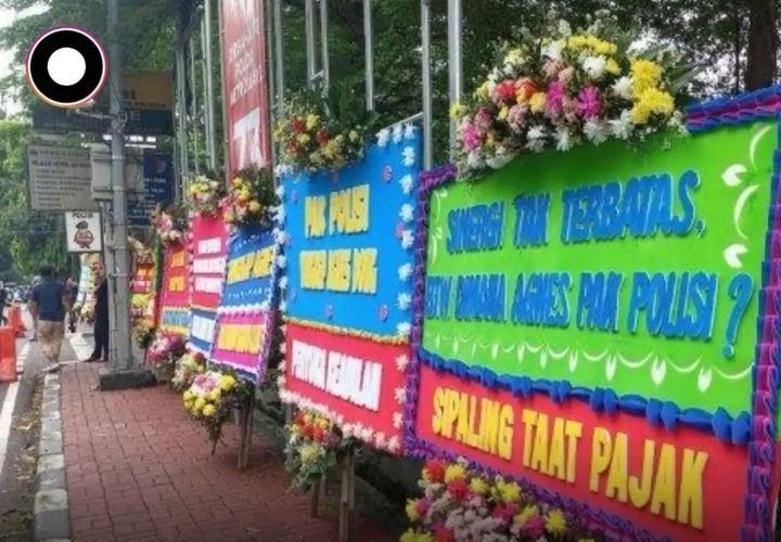 Polres Metro Jaksel Dipenuhi Karangan Bunga, Netizen Minta Agnes Pacar Mario Dandy Ditangkap