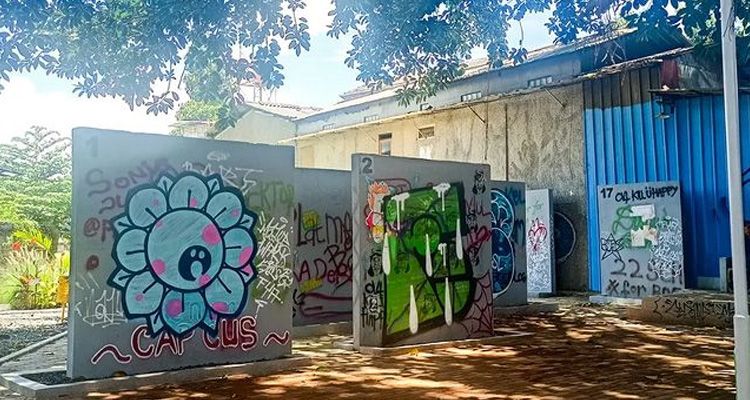 Ruang Vandal Karet Kebo di Kota Bandung, tempat penyaluran hobi grafiti atau corat-coret tembok.