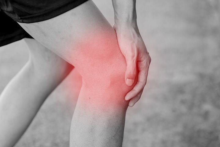 Ilustrasi Orang Sakit Lutut
