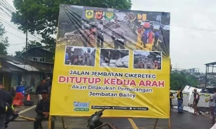 Jembatan Cikereteg Jalan Raya Bogor-Sukabumi ditutup sementara.