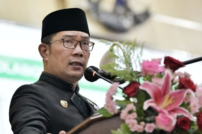 Gubernur Jawa Barat Ridwan Kamil merespons kasus ibu hamil meninggal dunia di Subang