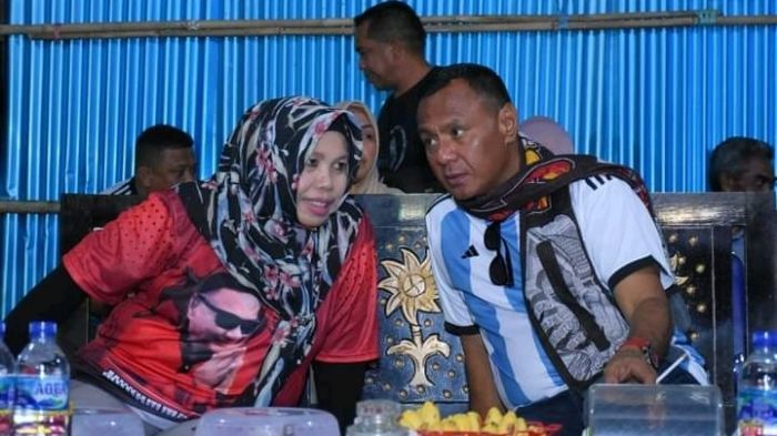 Wakil Wali Kota Tidore Kepulauan Muhanmad Sinen bersama Istrinya Hj.Rahmawati Muhammad