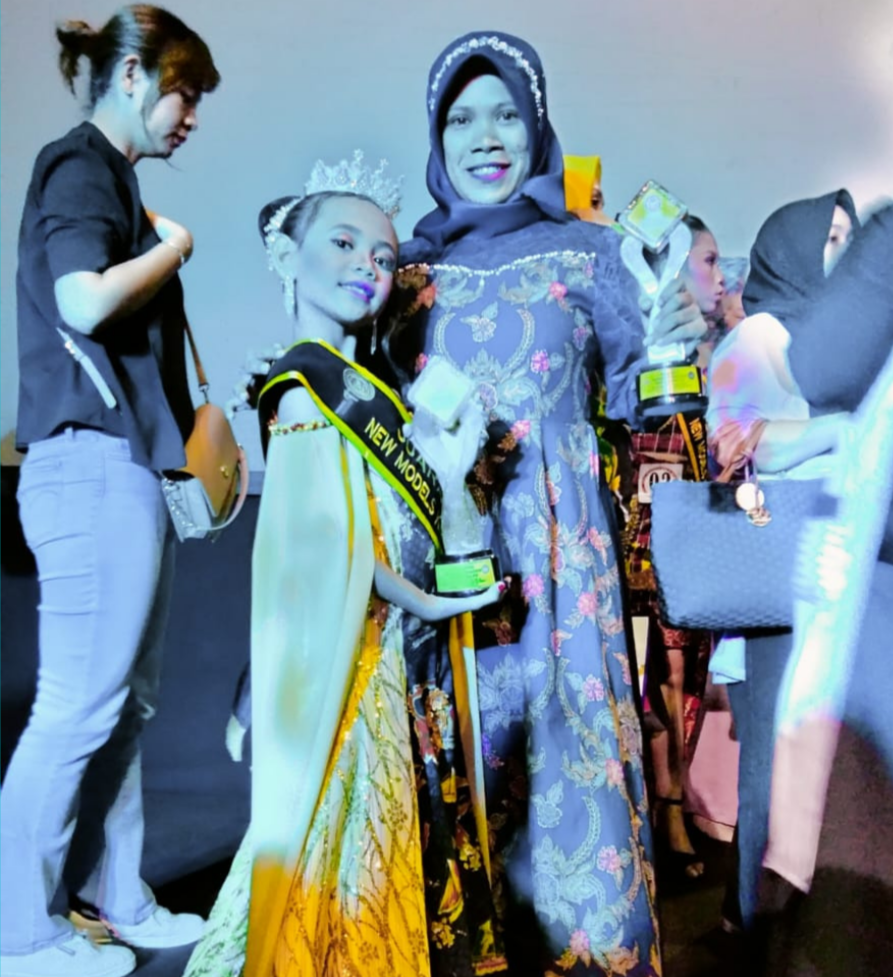 Mikayla Naura Azelia, salah satu anak didik Rafa Modeste yang mengharumkan nama Sulawesi Tenggara di lomba fashion show Keren Beken 2023, di Jakarta. 