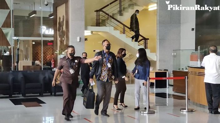 Rafael Alun Trisambodo hadiri pemeriksaan KPK hari ini, Rabu, 1 Maret 2023, untuk klarifikasi kekayaannya sebesar Rp 56,1 miliar