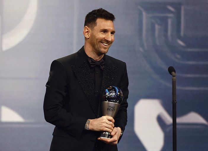 Lionel Messi dari Paris St Germain memenangkan penghargaan Pemain Terbaik FIFA 2022. Sepak Bola - Penghargaan Sepak Bola FIFA Terbaik - Salle Pleyel, Paris, Prancis - 27 Februari 2023. 