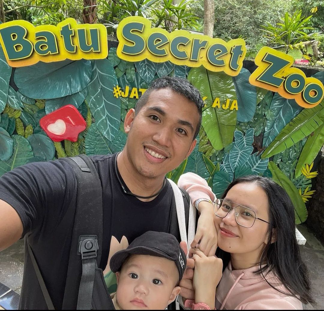 Rendy Tamamilang dan Keluarga Berada di Batu Secret Zoo